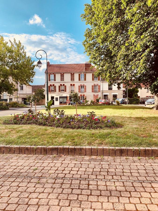 Joli appartement à Lamorlaye avec parking gratuit Extérieur photo