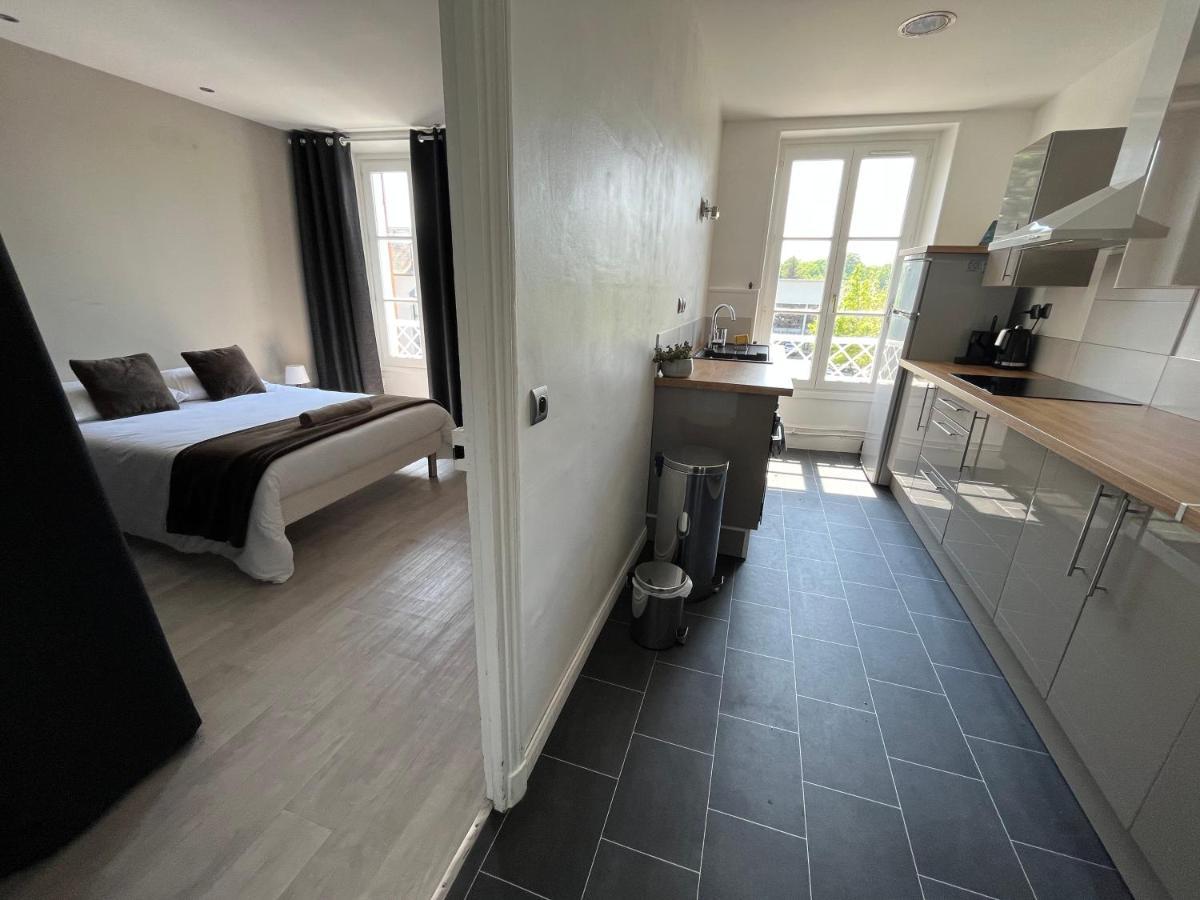 Joli appartement à Lamorlaye avec parking gratuit Extérieur photo